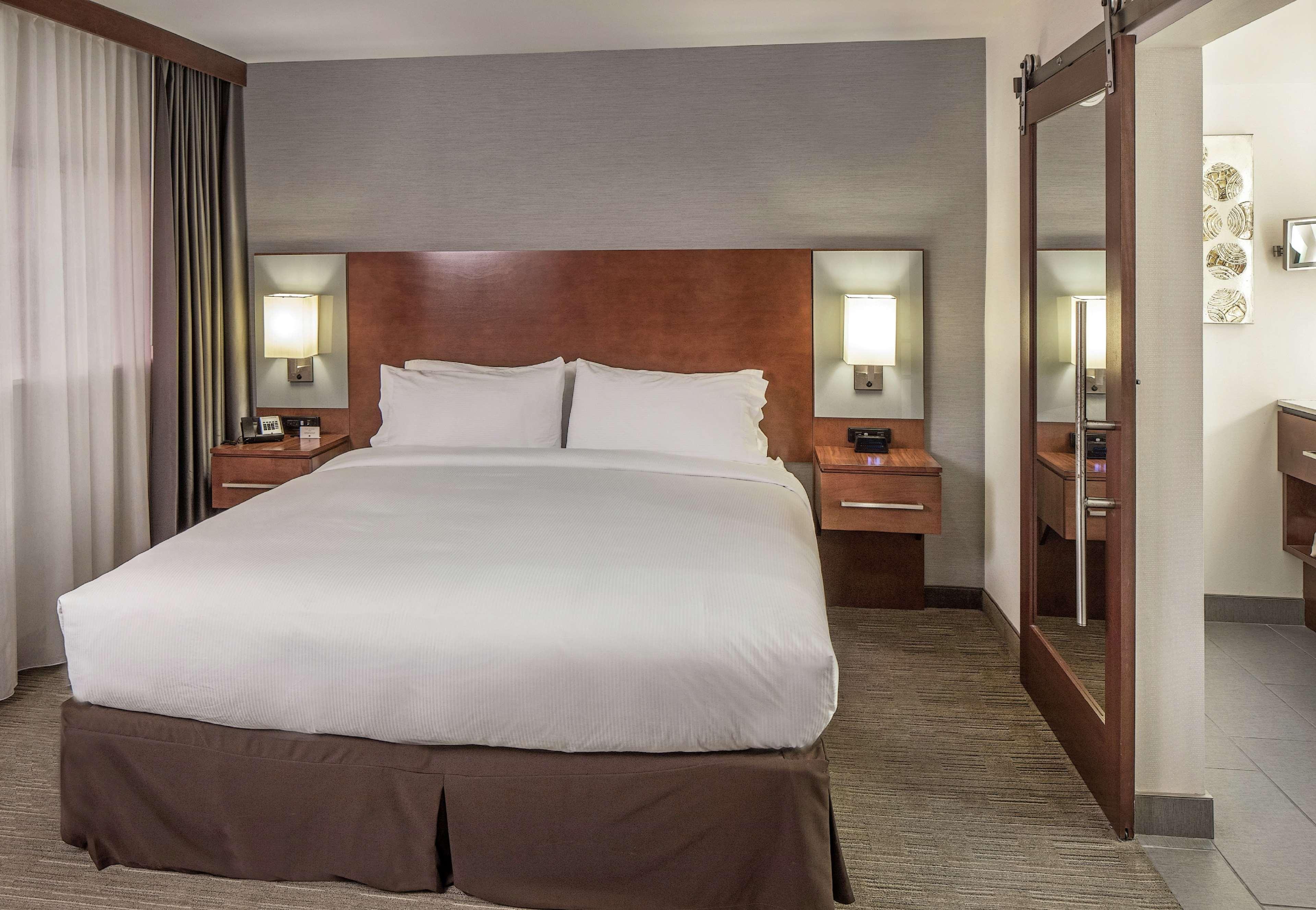מלון Doubletree By Hilton Omaha Southwest, Ne מראה חיצוני תמונה
