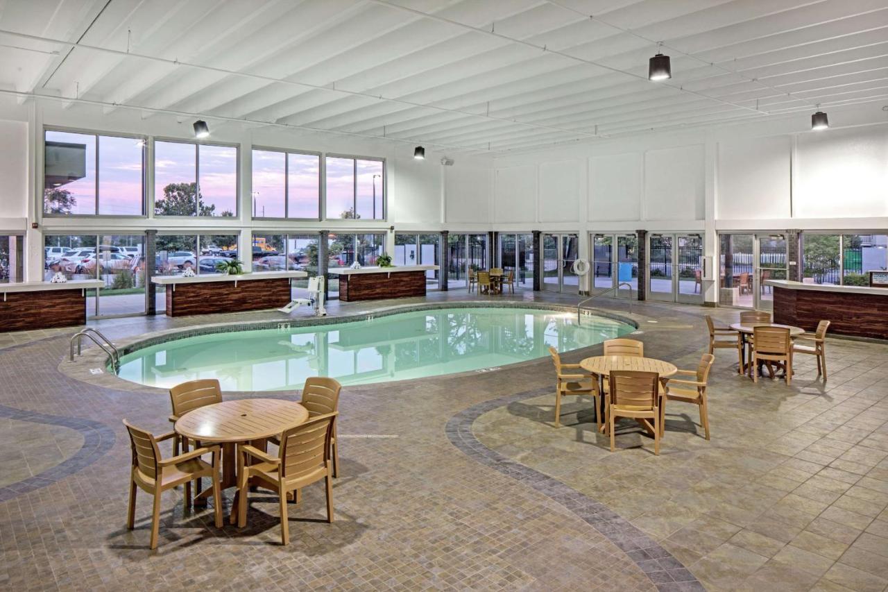 מלון Doubletree By Hilton Omaha Southwest, Ne מראה חיצוני תמונה